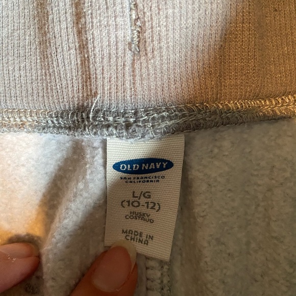 Old Navy drawstring sweatpants - Picture 2 of 9